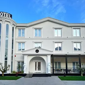 reign.albaniahotels.org/