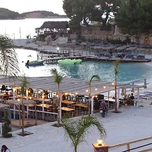 melinas-seaside-retreat.albaniahotels.org/