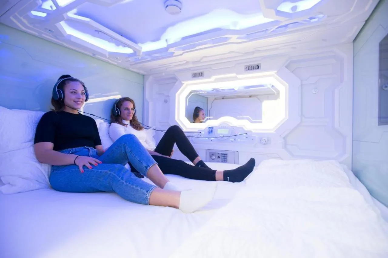 Space Home Apartment - Downtown Vienna Capsule hotel